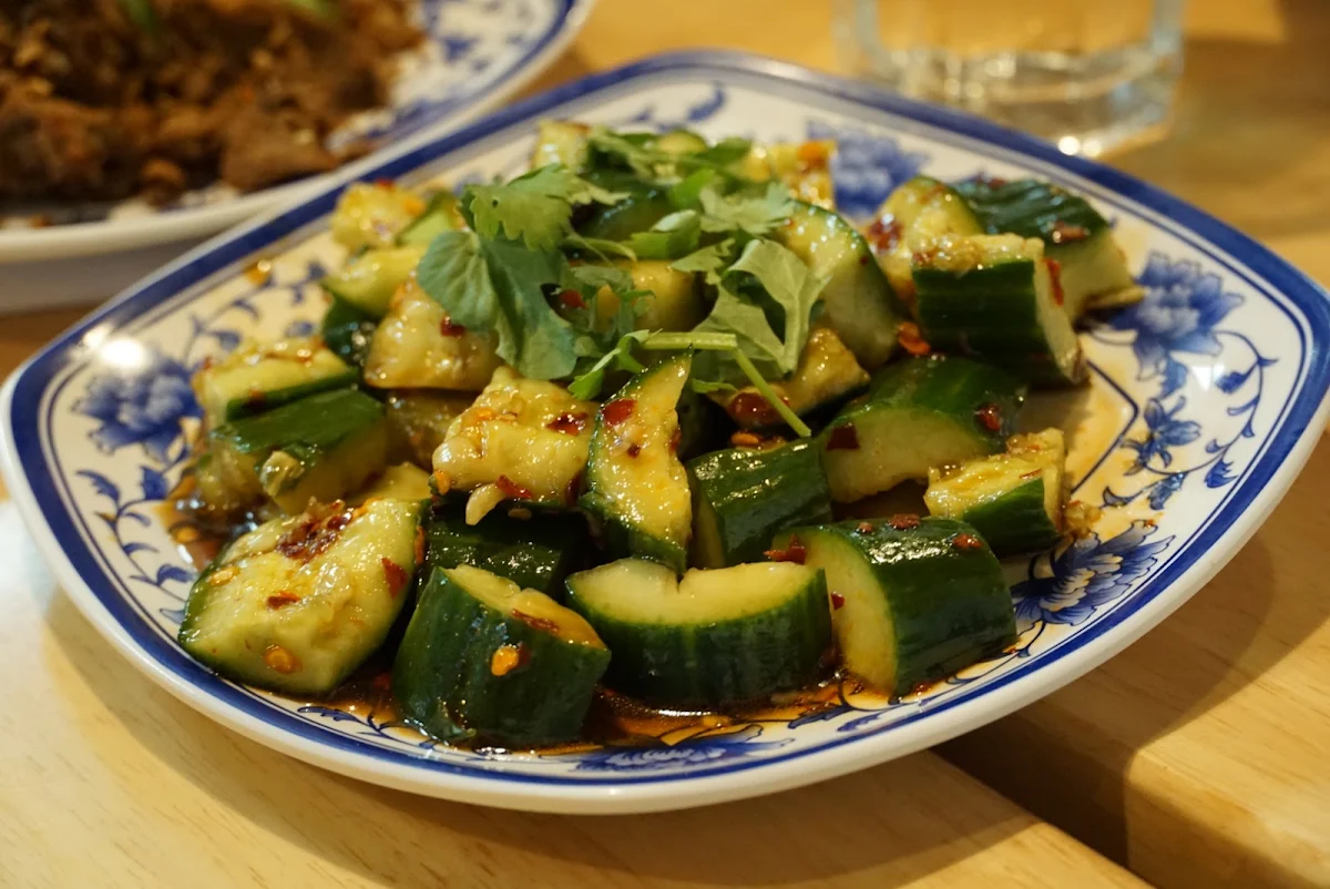 tossed cucumber salad 凉拌黄瓜